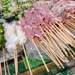 USUNI ชาบูเสียบไม้ ซุปน้ำดำ-ซุปหม่าล่า