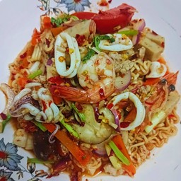 ยำมาม่ารวม