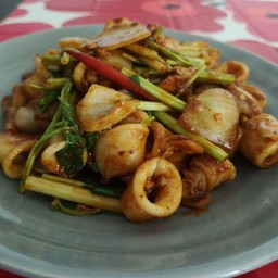 ผัดพริกเผาปลาหมึก