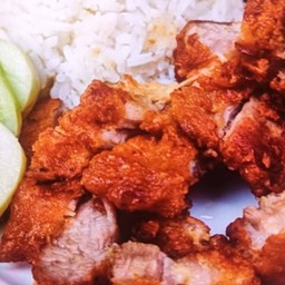 ข้าวมันหมูกรอบ นำ้จิ้มข้าวมัน