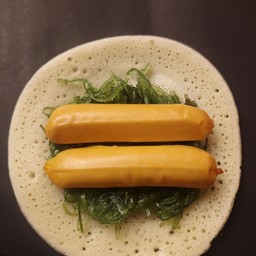 ยำสาหร่าย+ไส้กรอก