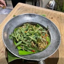 อุหน่อไม้หมูสามชั้น
