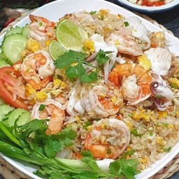 ข้าวผัดรวมทะเล ใหญ่