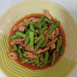 ผัดพริกถั่วหมูกับข้าว