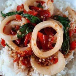 ข้าวกะเพราหมึก