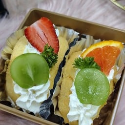 แซนวิชเค้กผลไม้ครีมสด