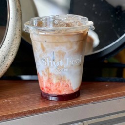 Caffe strawberry latte