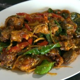 ผัดเผ็ดกบ เป็นกับข้าว