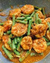 ผัดพริกแกงกุ้ง