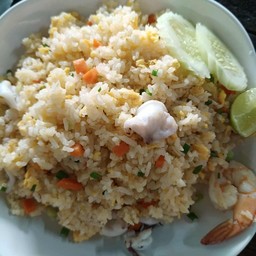 ข้าวผัดทะเล