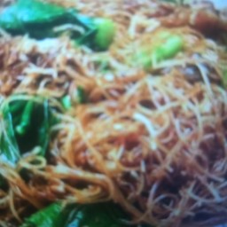 ผัดซีอิ๊วเส้นเล็กเจ