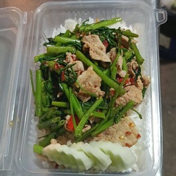 ผัดผักบุ้งไก่