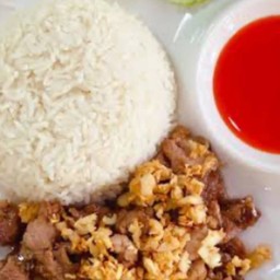 ข้าวไก่ทอดกระเทียม