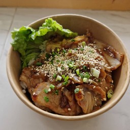 ข้าวหมูสามชั้นย่างเกลือ