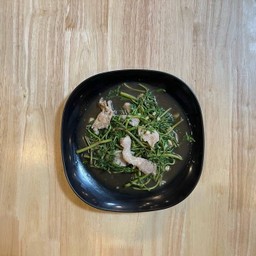 ผัดผักกะเฉดหมูชิ้น.