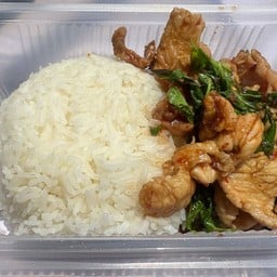 กะเพราหมูชิ้นราดข้าว