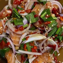 ยำปลาแซลมอน