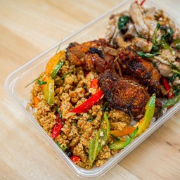 ข้าวราดแกง 3 อย่าง