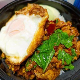 ข้าวกะเพราหมูสับพริกแห้ง