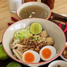รสเกษม ก๋วยเตี๋ยวไก่ต้มยำโบราณ สาขาหน้าหมู่บ้านเพชรเกษม3