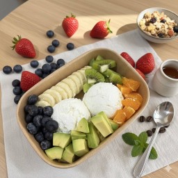 D.I.Y. กรีกโยเกิร์ต 2 scoops + เลือกผลไม้ หรือ Topping 5 อย่าง (แถมฟรีกราโนล่า + น้ำผึ้ง)