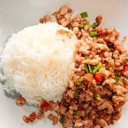 หมูสับคั่วพริกเกลือ  ราดข้าว