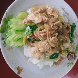 ผัดไก่พริกหยวก
