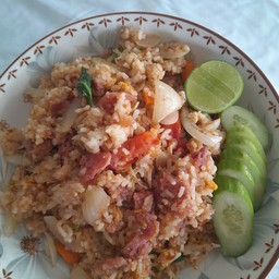 ข้าวผัดแหนม