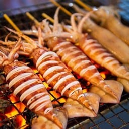 ปลาหมึกย่างพริกสด