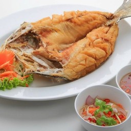 ปลากะพงทอดน้ำปลา