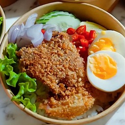 ข้าวปลาส้มทอดทรงเครื่อง