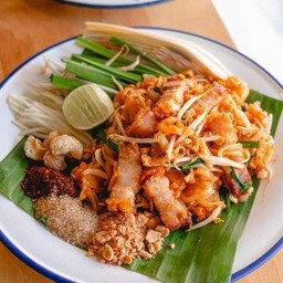 ร้านผัดไทยเสวย ข้าวเหนียวมูน เอราวัณลพบุรี