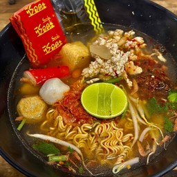 ก๋วยเตี๋ยวซือดะต้มยำมะนาวสด