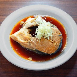 ปลาแชลมอนต้มชีอิ๊ว