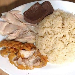 ข้าวมันไก่นายตั้ว