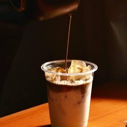 White coffee cold brew (นมสด+Cold brew)