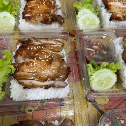 ข้าวไก่อบน้ำจิ้มแจ่ว