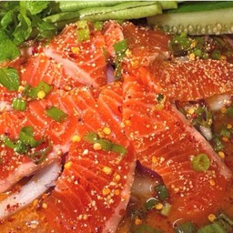 ยำแซลมอนน้ำตก