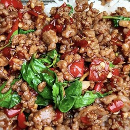 ข้าวกะเพราเนื้อสับ