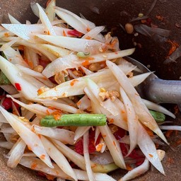 ส้มตำซุ้มแดง หญิงหญิง