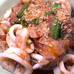 ตำเส้นเล็ก + ปลาหมึก