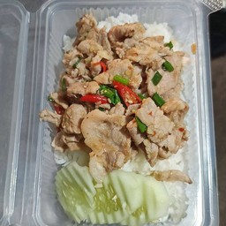 ผัดโหระพาหมูชิ้น