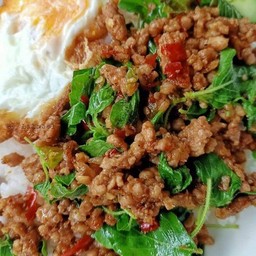 กะเพราะหมูสับ