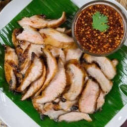 ถึงเครื่องกริลล์ คอหมูย่างแจ่ว