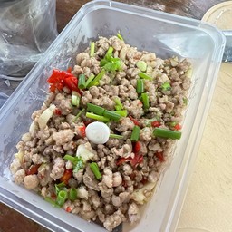 ข้าวราดหมูสับคั่วพริกกระเทียม