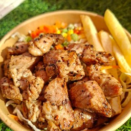 สเต็กสันคอหมู  สลัดผัก + เฟรนฟราย