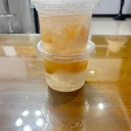 สละลอยแก้ว เป็นเกล็ดหิมะ