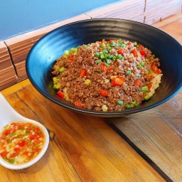 ข้าวเนื้อบดคั่วพริกเกลือ