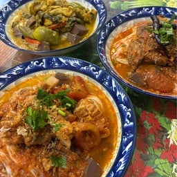 ขนมจีนบ้านไดมอนด์ -