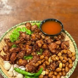 แหนมเอ็นข้อไก่ทอด